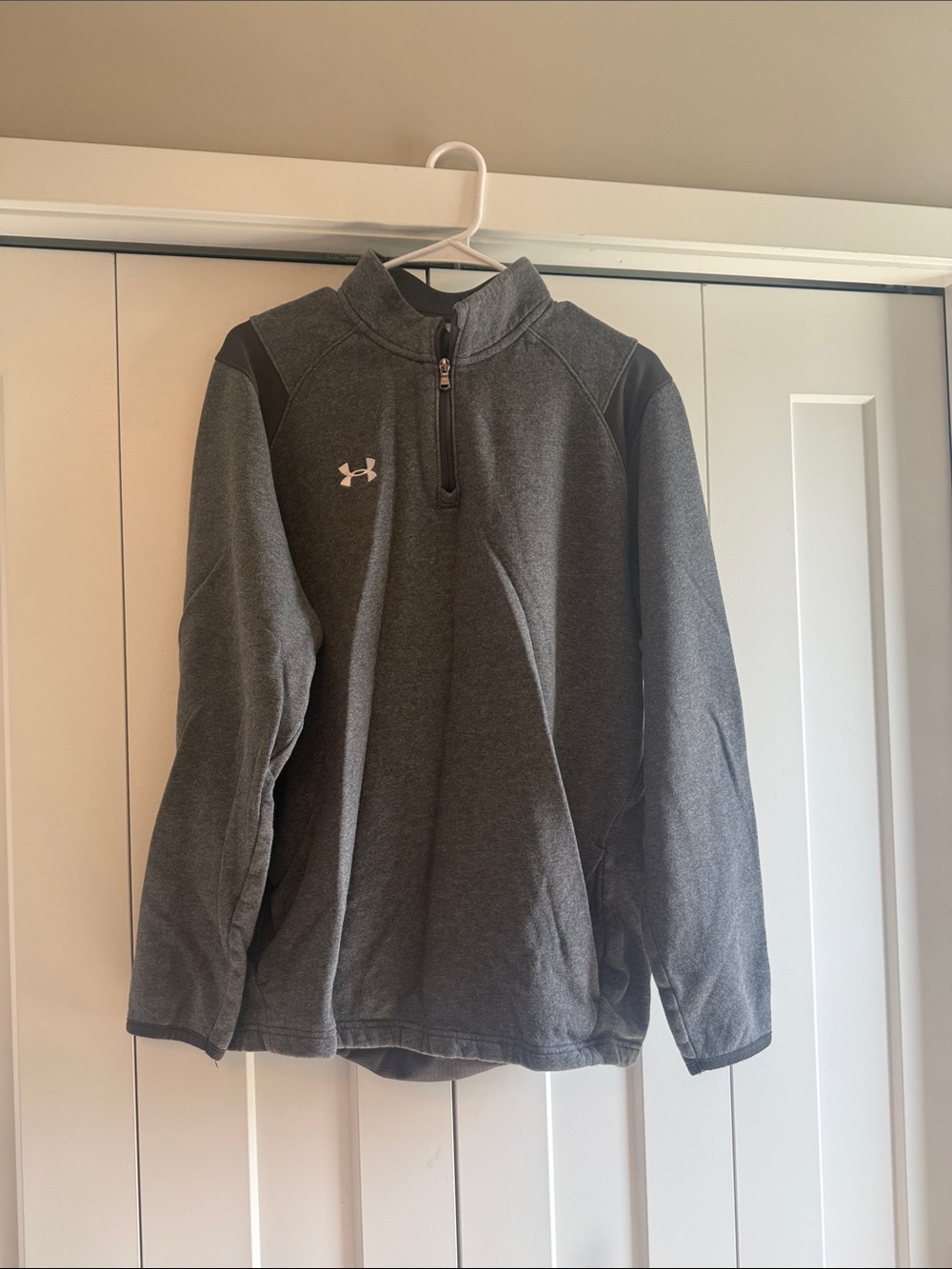 Under Armour Men’s Charcoal Gray Quarter-Zip Pullover